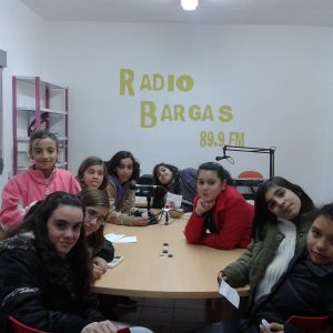 Fotos – Actividades realizadas por el Centro Joven; adornos navideños, taller de cocina navideña, bingo intergeneracional y grabación de las cuñas de navidad que sonaron en la emisora local.