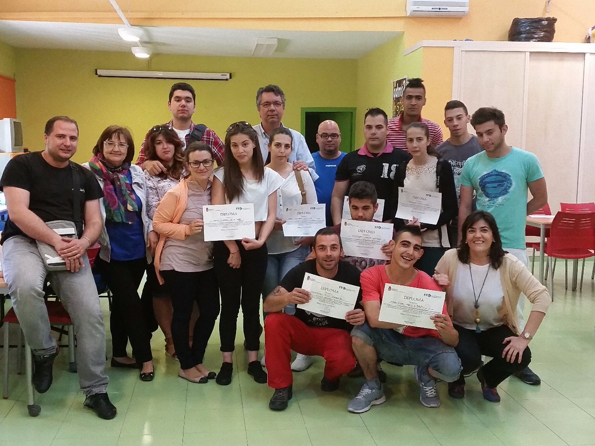 Entrega de diplomas del curso búsqueda de empleo»»