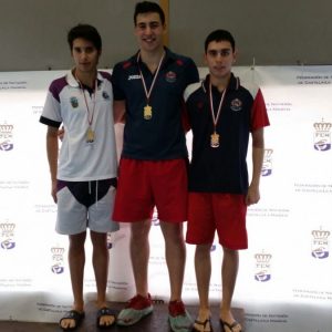 Carlos Martín Mena, plata en 200 mariposa y bronce en 100 mariposa, en el Campeonato Regional