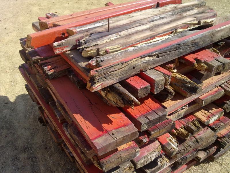 OBRAS EN EL ENTABLADO DE LA PLAZA DE TOROS DE BARGAS