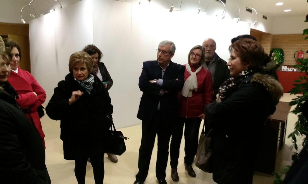 Inaugurada la exposición de pintura de Mª del Carmen Mérida Alguacil