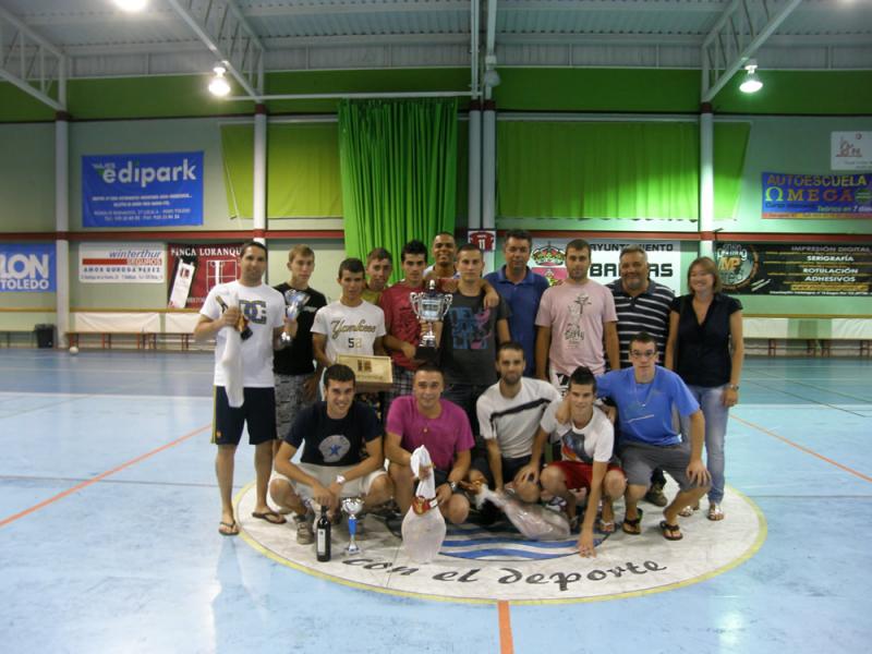 ENTREGA DE TROFEOS DE LA LIGA DE VERANO DE FÚTBOL SALA Y TORNEO DE TENIS FERIAS SAN ESTEBAN»»