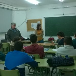 EL CENTRO DE LA MUJER DE BARGAS IMPARTE UN TALLER DE IGUALDAD EN EL I.E.S. JULIO VERNE DE LA LOCALIDAD.