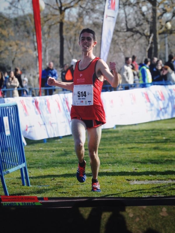 ÁNGEL RONCO, BRONCE EN EL CAMPEONATO DE ESPAÑA UNIVERSITARIO DE CAMPO A TRAVÉS Y ORO POR EQUIPOS.