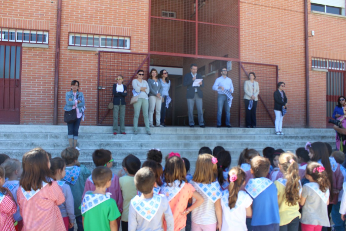 PREGON INFANTIL DE INICIO DE FIESTAS EN EL COLEGIO STMO. CRISTO DE LA SALA