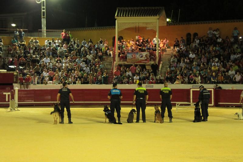 I EXHIBICIÓN CANINA POLICIAL