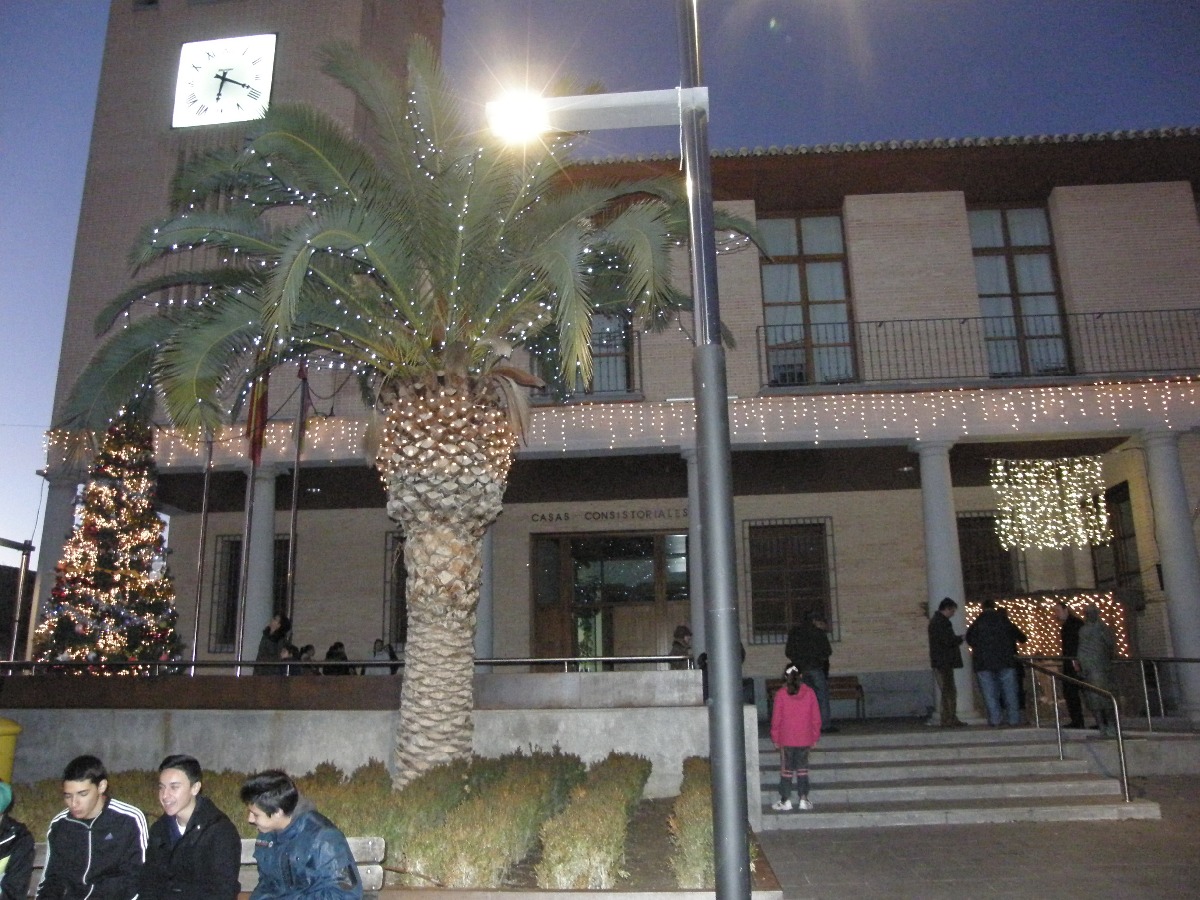 ENCENDIDO DE LUCES NAVIDEÑAS Y COLOCACIÓN DEL NACIMIENTO