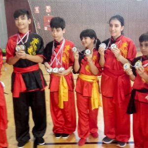 15 medallas para los componentes del equipo de Kung Fu del Gimnasio Dojo Kan