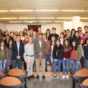 Bargas recibe a un grupo de alumnos y profesores procedentes de Napa