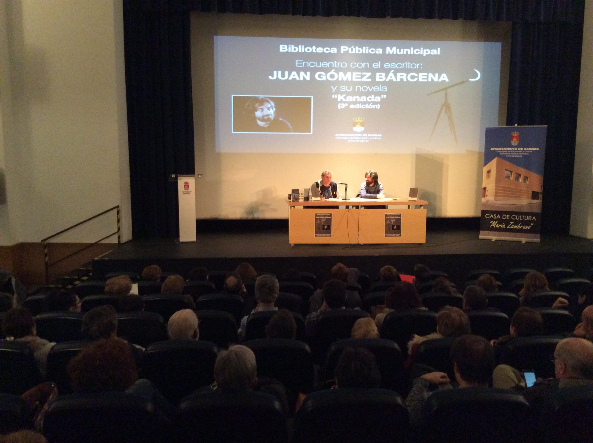 Encuentro con el escritor Juan Gómez Bárcena