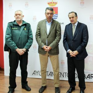 Bargas garantiza la apertura permanente del cuartel de la Guardia Civil