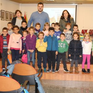 Con motivo del 40 aniversario de la Constitución Española, los alumnos del Colegio Pintor Tomás Camarero de Bargas visitan el Ayuntamiento