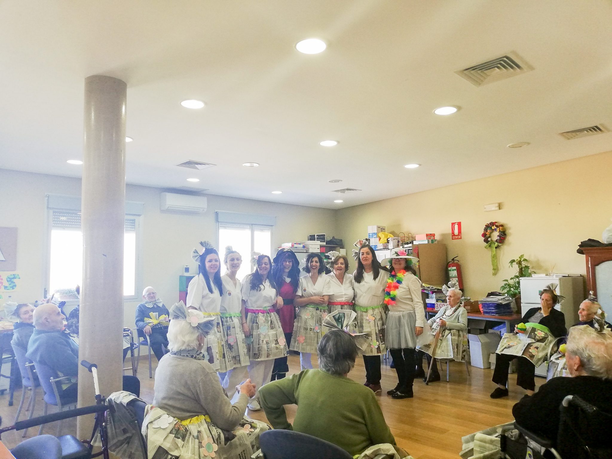 Los usuarios del Centro de Día de Bargas celebran el Carnaval