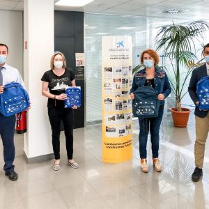 El Ayuntamiento de Bargas y Fundación Bancaria «La Caixa» entregan kits escolares por una vuelta al colegio más igualitaria