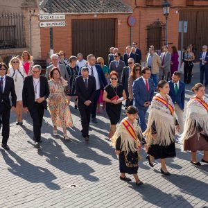 Bargas se engalana para asistir a los actos religiosos celebrados el domingo, con motivo de las fiestas populares en honor del Stmo. Cristo de la Sala