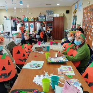 Los mayores del Centro de Día celebran Halloween