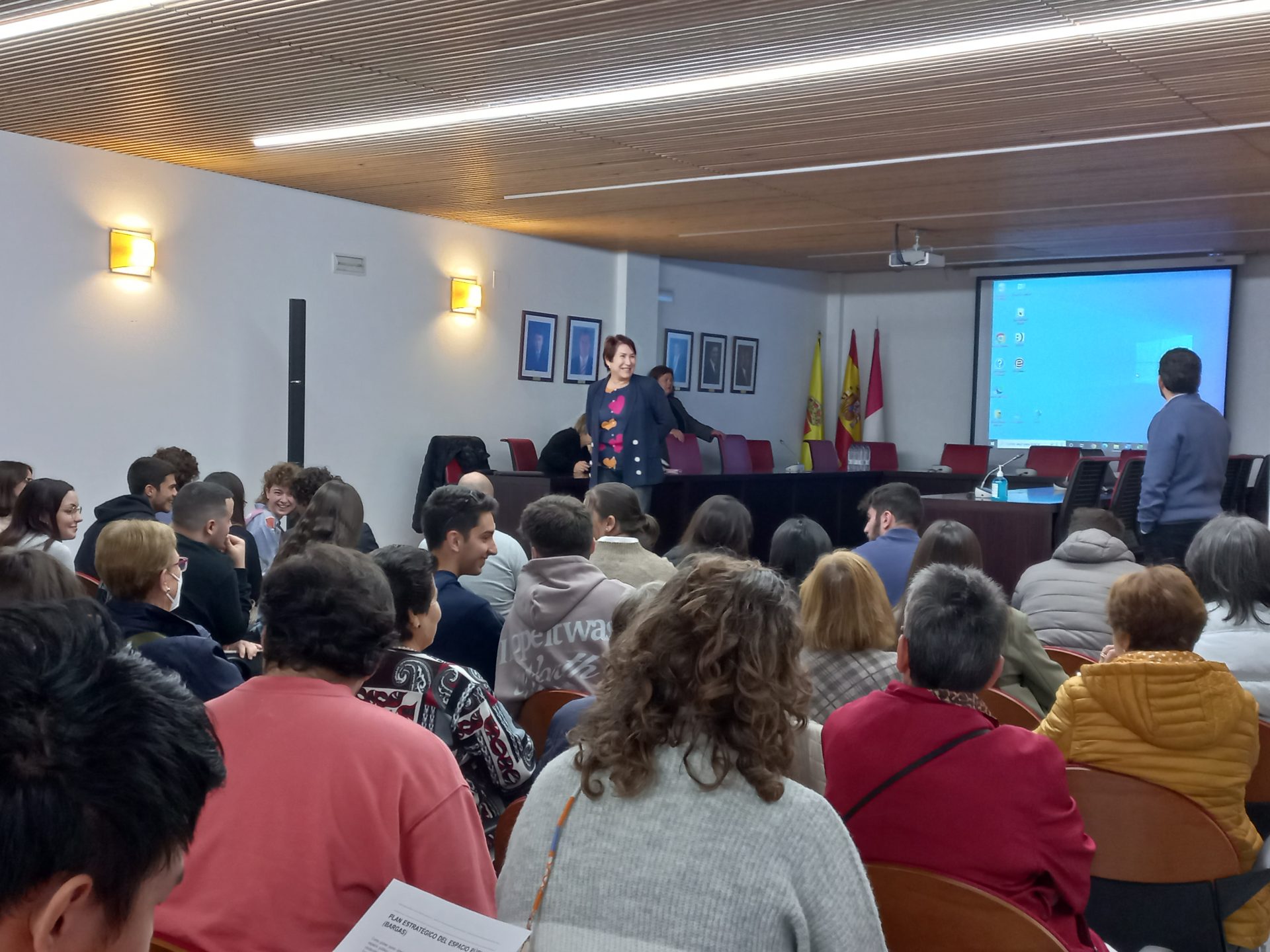 El Ayuntamiento de Bargas celebra un encuentro abierto de estudiantes de arquitectura de la UCLM con vecinos y vecinas de la localidad