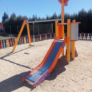 Nuevos juegos infantiles en el casco urbano y urbanizaciones