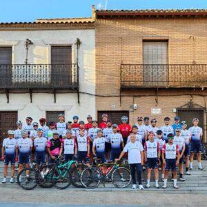 En la mañana de hoy, la peña ciclista Bargas junto con el concejal de deportes, han participado en Toledo en el homenaje a Federico Martín Bahamontes en el 95 aniversario de su nacimiento.