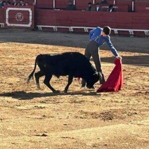 Buena mañana de toros acompañando al maestro «Cholitas»