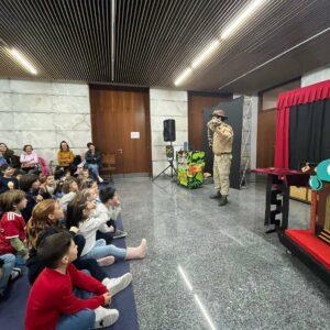 Magia, risas y mucha diversión con Robin Ventura y su espectáculo infantil “Menuda Animalada”