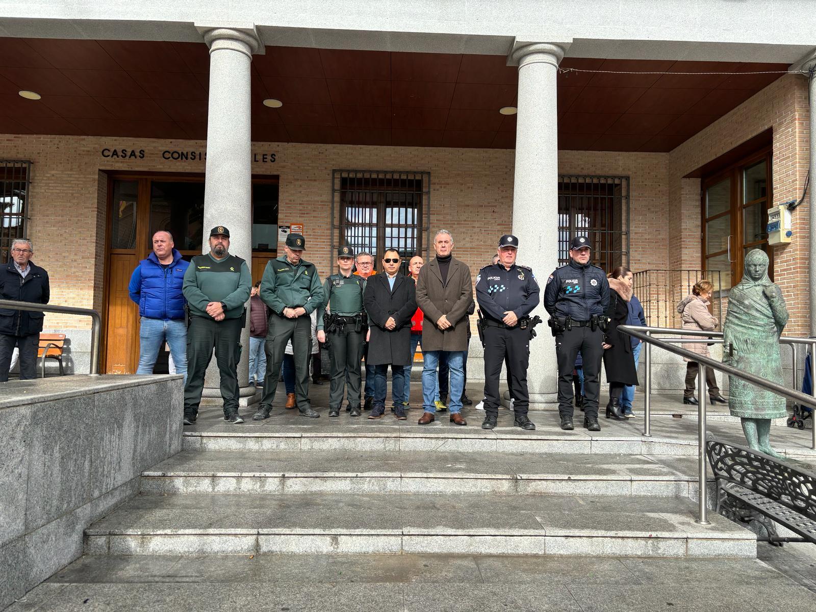 Bargas se suma al minuto de silencio por los Guardias Civiles asesinados