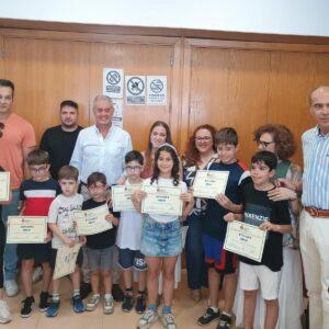 Inauguración de la exposición de los trabajos del alumnado infantil y adulto, del curso municipal 2024/2025 de Dibujo y Pintura