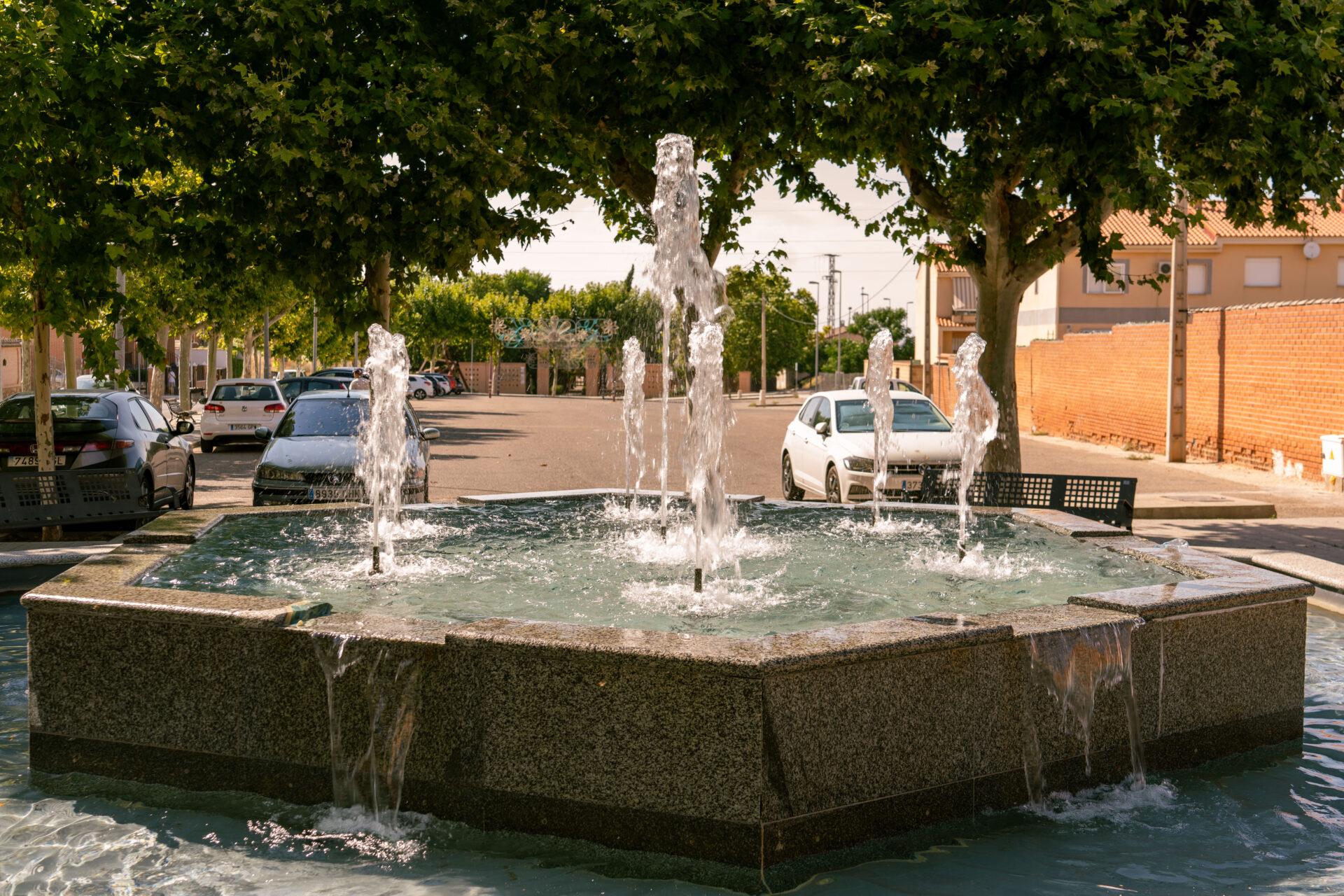 24-Fuente Calle Arroyada