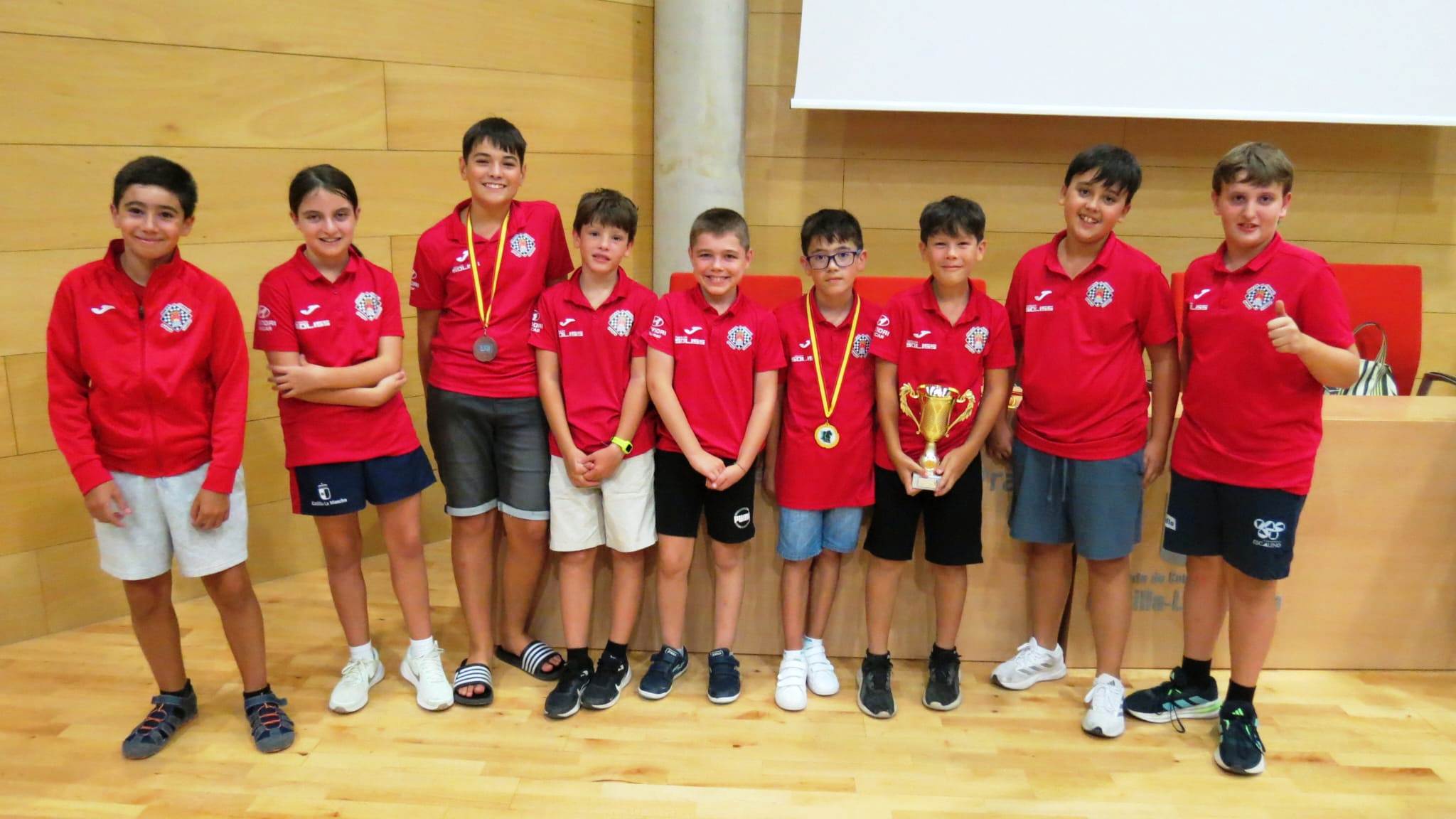 CAMPEONES SUB-12