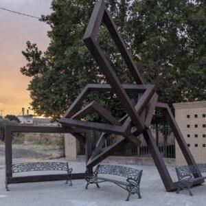 El Ayuntamiento de Bargas lamenta el fallecimiento de D. Gustavo Torner, creador de la escultura “La rectitud de las cosas”