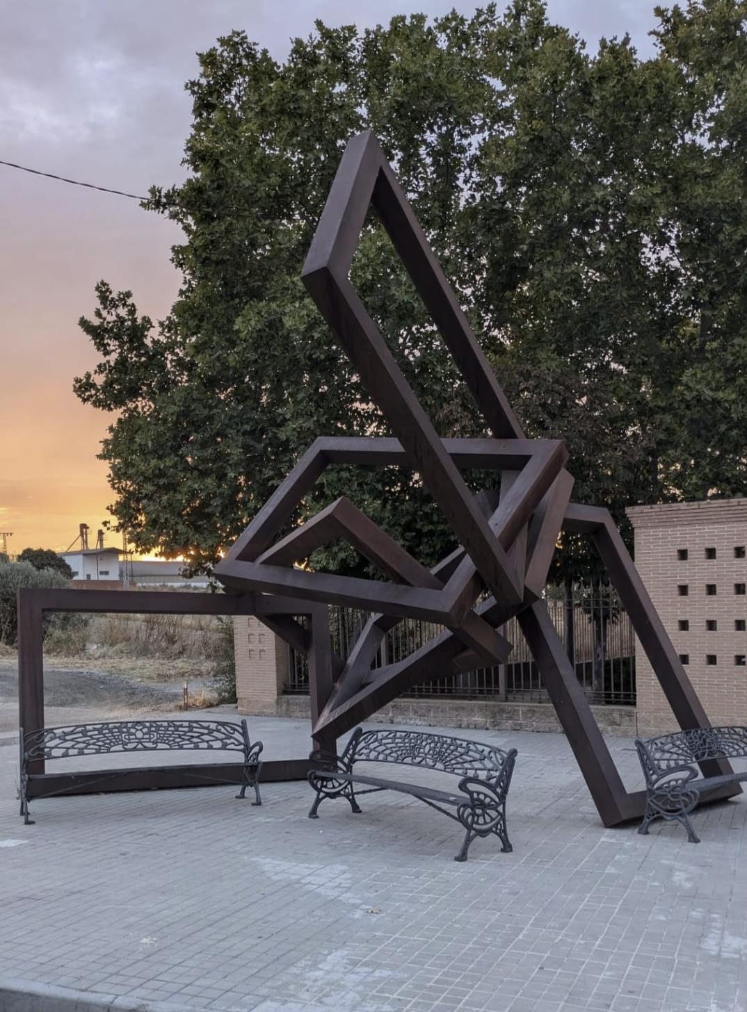 El Ayuntamiento de Bargas lamenta el fallecimiento de D. Gustavo Torner, creador de la escultura “La rectitud de las cosas”