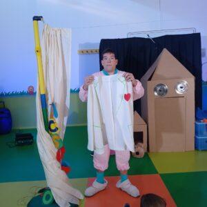 Divertida mañana en la Escuela Infantil “Gloria Fuertes” con la obra de teatro “Los juguetes de Tano”