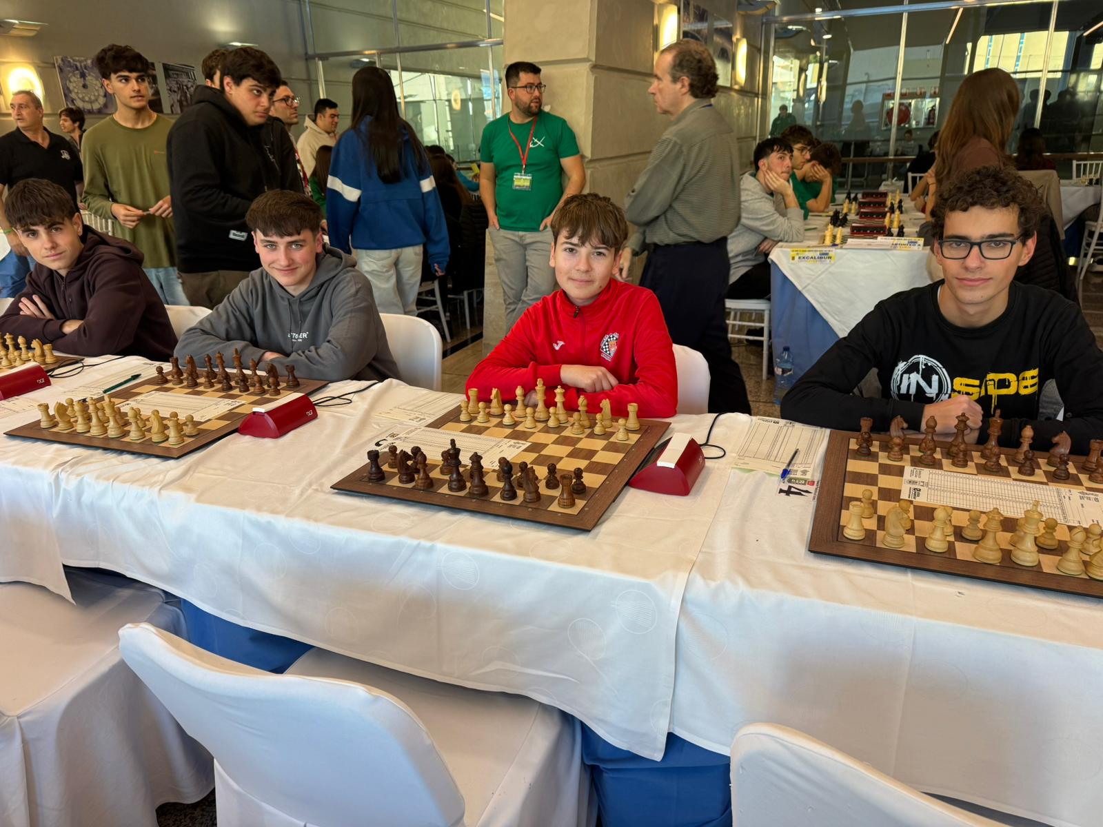 09. EQUIPO S-16 ANTES DE JUGAR (II)