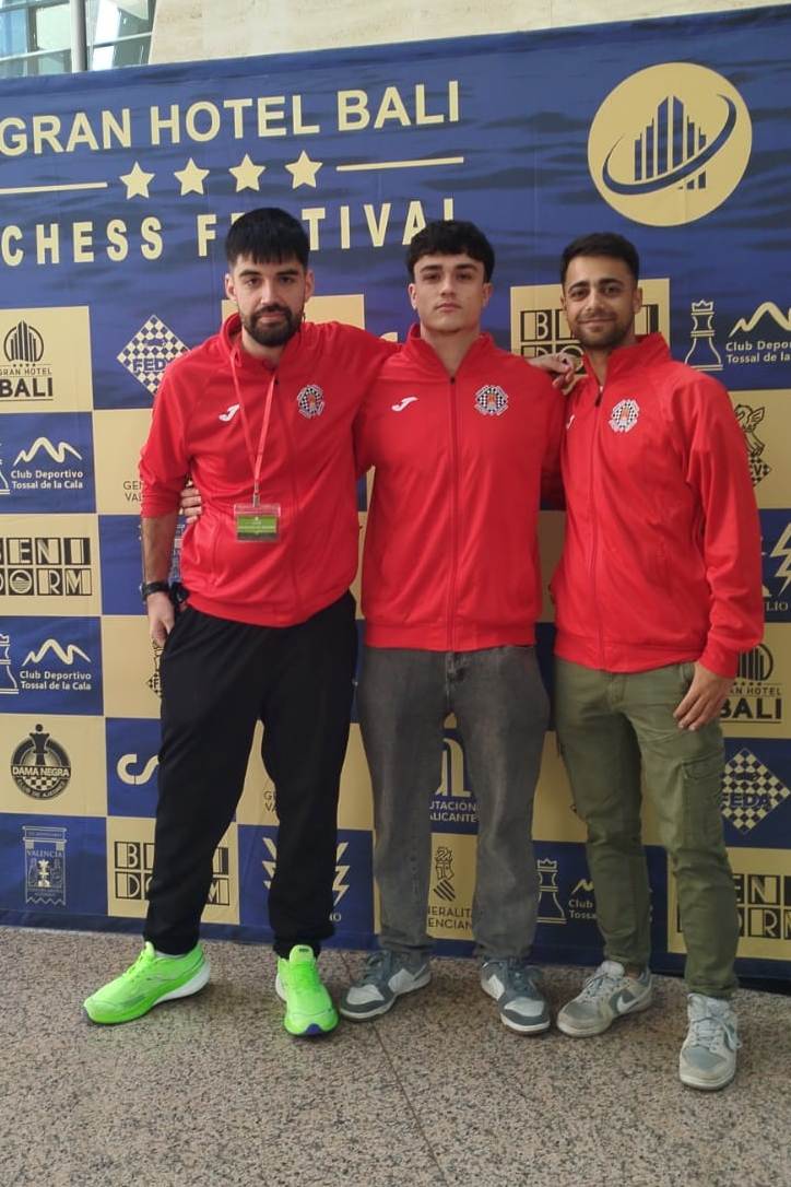 14. LOS TRES DEL OPEN