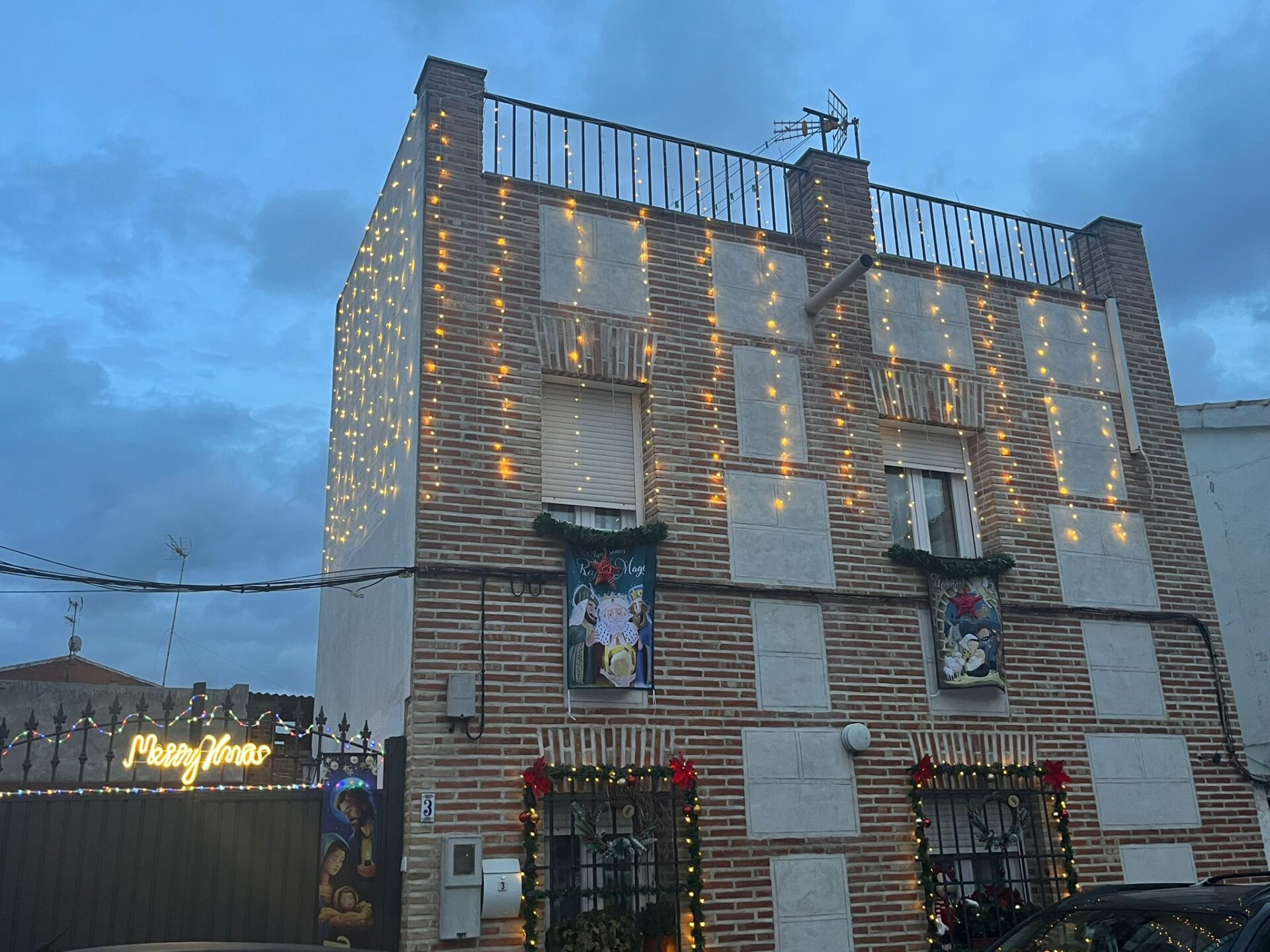 WhatsApp Image 2025-12-18 at 22.55.45 (4)