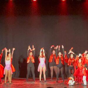 Bargas, se llena de magia con el musical “El Gran Showman”del grupo de baile del gimnasio Dojo-Kan