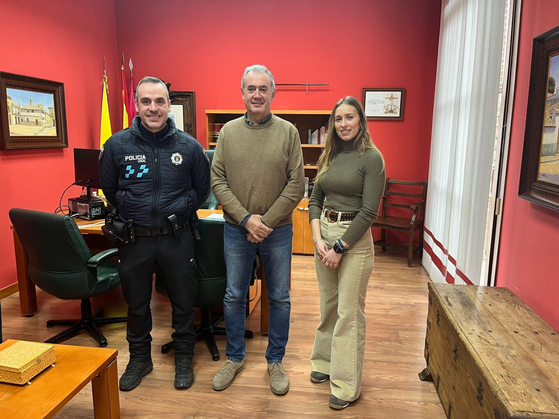 Presentación nueva integrante de Policía
