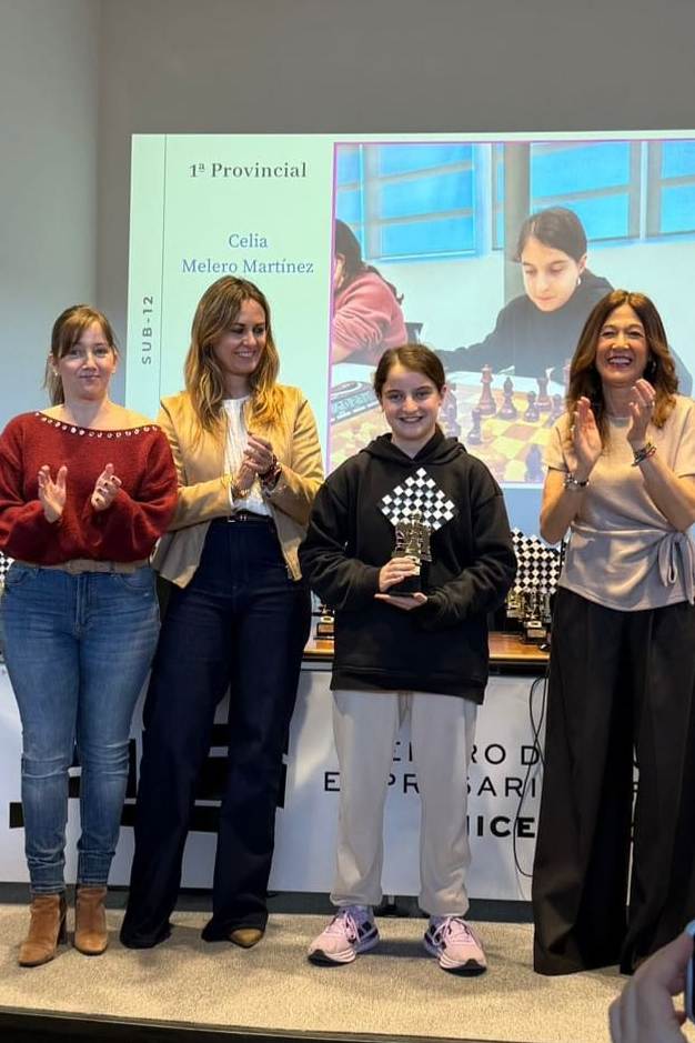 10. CELIA CAMPEONA S-12 ALBACETE