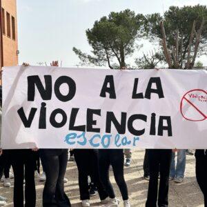 La comunidad educativa de Castilla-La Mancha se moviliza contra la violencia en las aulas.