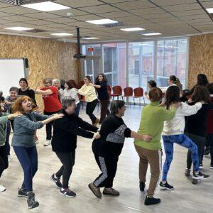 Carcajadas con “Yoga de la risa”