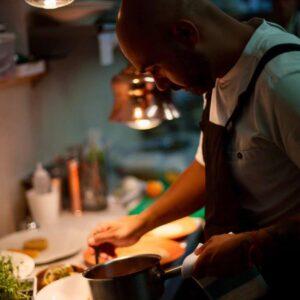 El Ayuntamiento de Bargas felicita al cocinero bargueño Raúl Sánchez por su reciente reconocimiento en la prestigiosa Guía Michelin