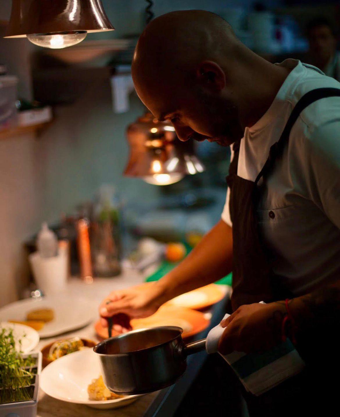 El Ayuntamiento de Bargas felicita al cocinero bargueño Raúl Sánchez por su reciente reconocimiento en la prestigiosa Guía Michelin