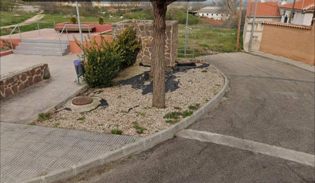 0ac27639-ac15-4edc-ace3-3c5f8709281d