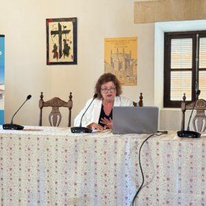 Blanca Picabea, la Archivera Municipal, presenta la Guía de Estilo del Ayuntamiento de Bargas en un encuentro regional de archiveros