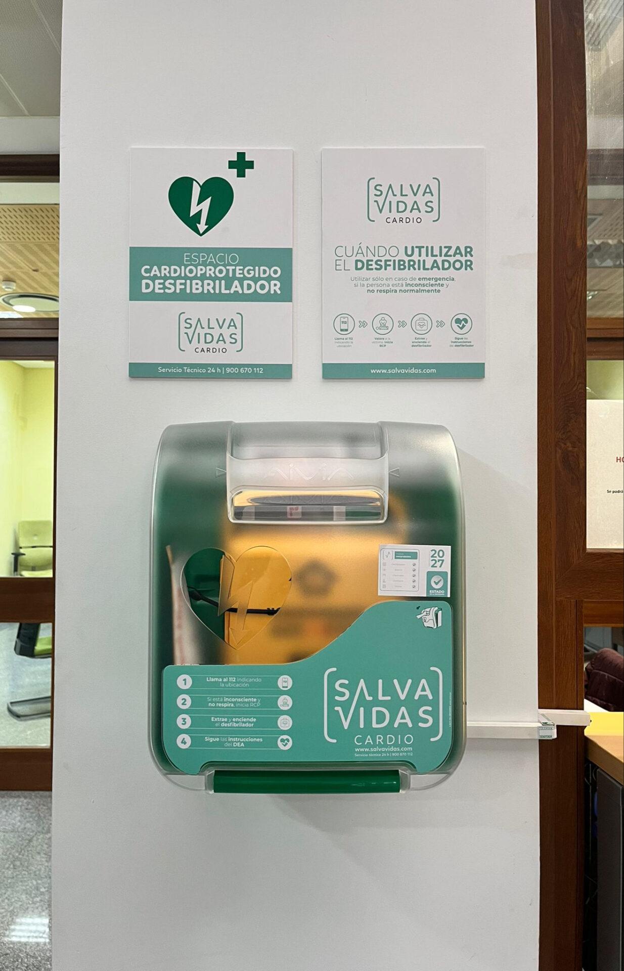 Instalación de nuevo DESA en el edificio del Consistorio