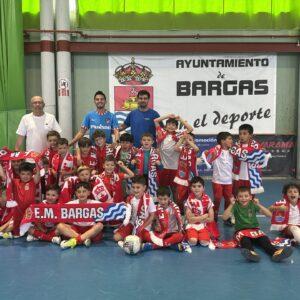 Entrega de bufandas conmemorativas a l@s alumn@s de las Escuelas Deportivas