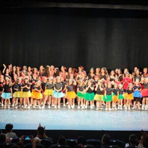 Clausura de los cursos municipales de Baile Moderno y Flamenco