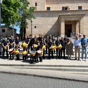 Pasacalles ofrecido por la Banda de tambores y cornetas por el Día de Castilla-La Mancha