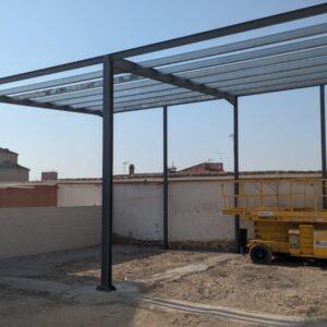Comienzan las obras del nuevo porche-almacén municipal en la C/Roble 
