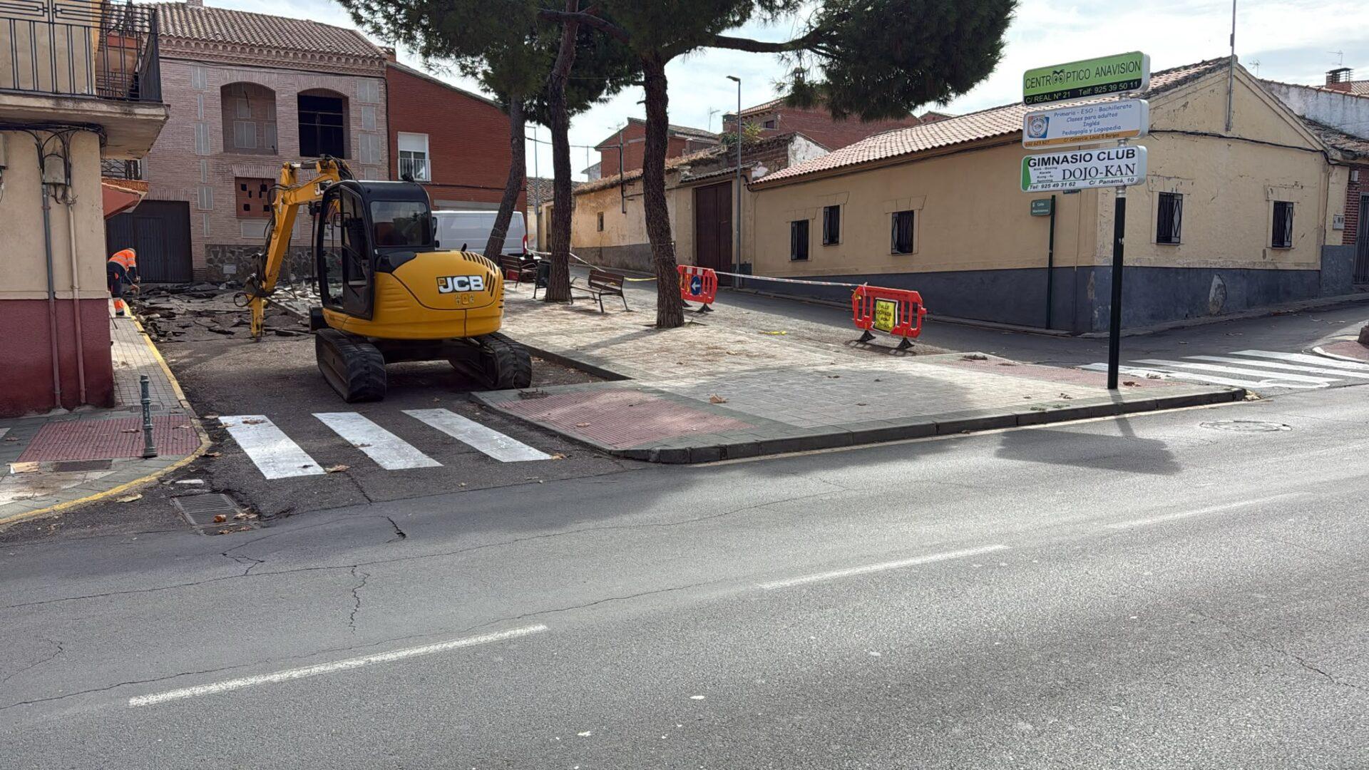 Inicio de las obras de la reforma de espacio público para dársena de autobuses en la Plaza Marirramos